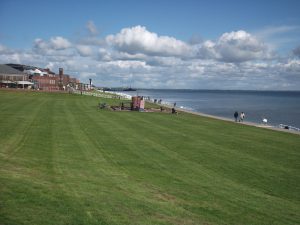 Impressionen aus Wilhelmshaven - Blick Richtung Osten über den Südstrand